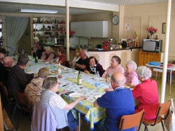 2010 REPAS au FOYER des ANCIENS